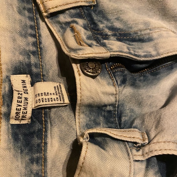 🦋 Distressed Boyfriend Jeans 🦋 - Picture 4 of 7